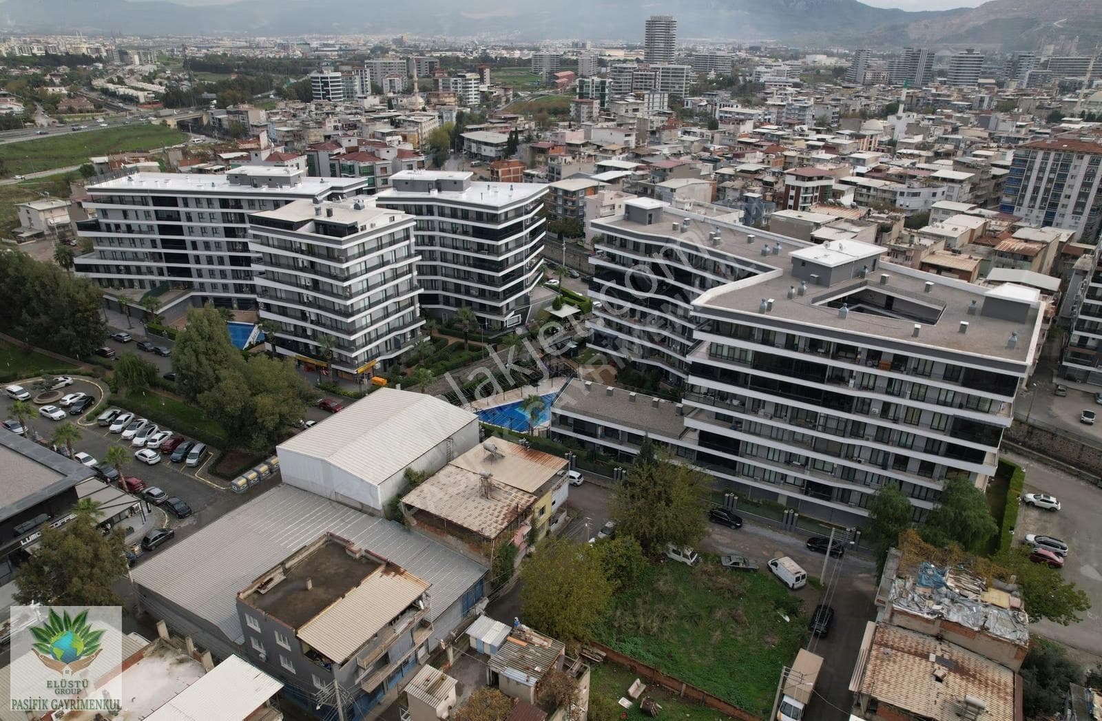 Pasifikten Bornova Avcılar Prestijde Satılık Eşyalı 2+1 Daire