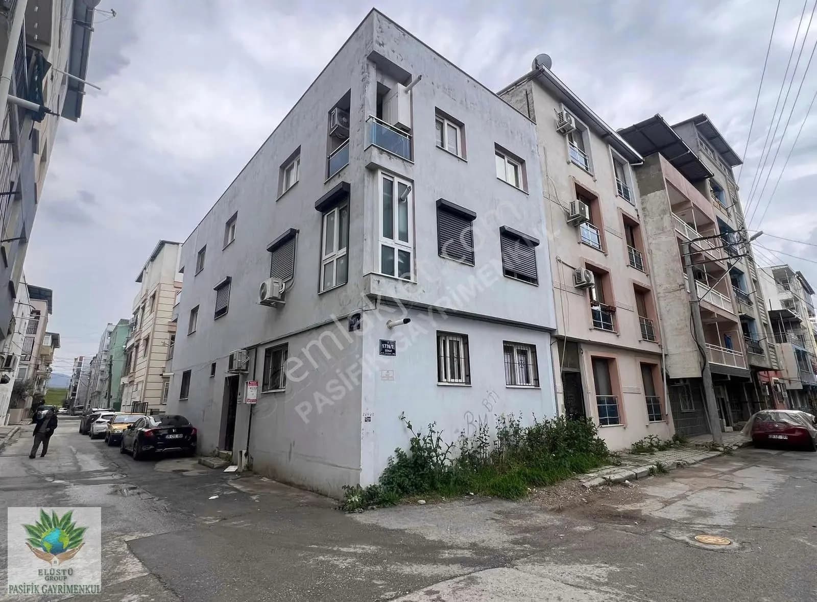 Pasifikten Bornova Mevlanada Üniversite Yakını Satılık 1+1 Daire