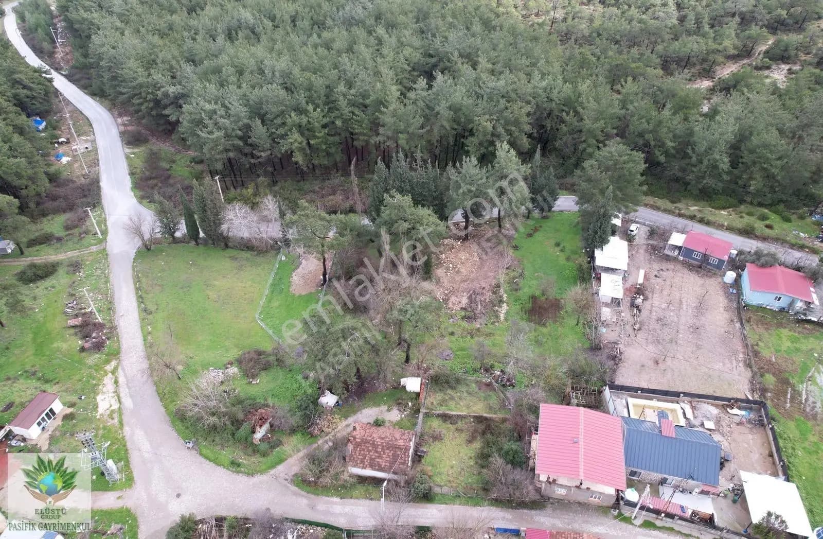 Pasifikten Menderes Deliömerde 883 M² Köy İçi İmarlı Tarla