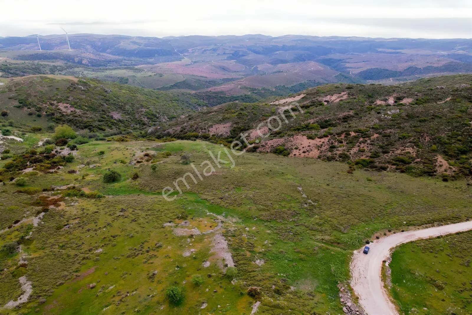 Pasifikten Karaburun Yaylada 12.963 M² Manzaralı Tarla