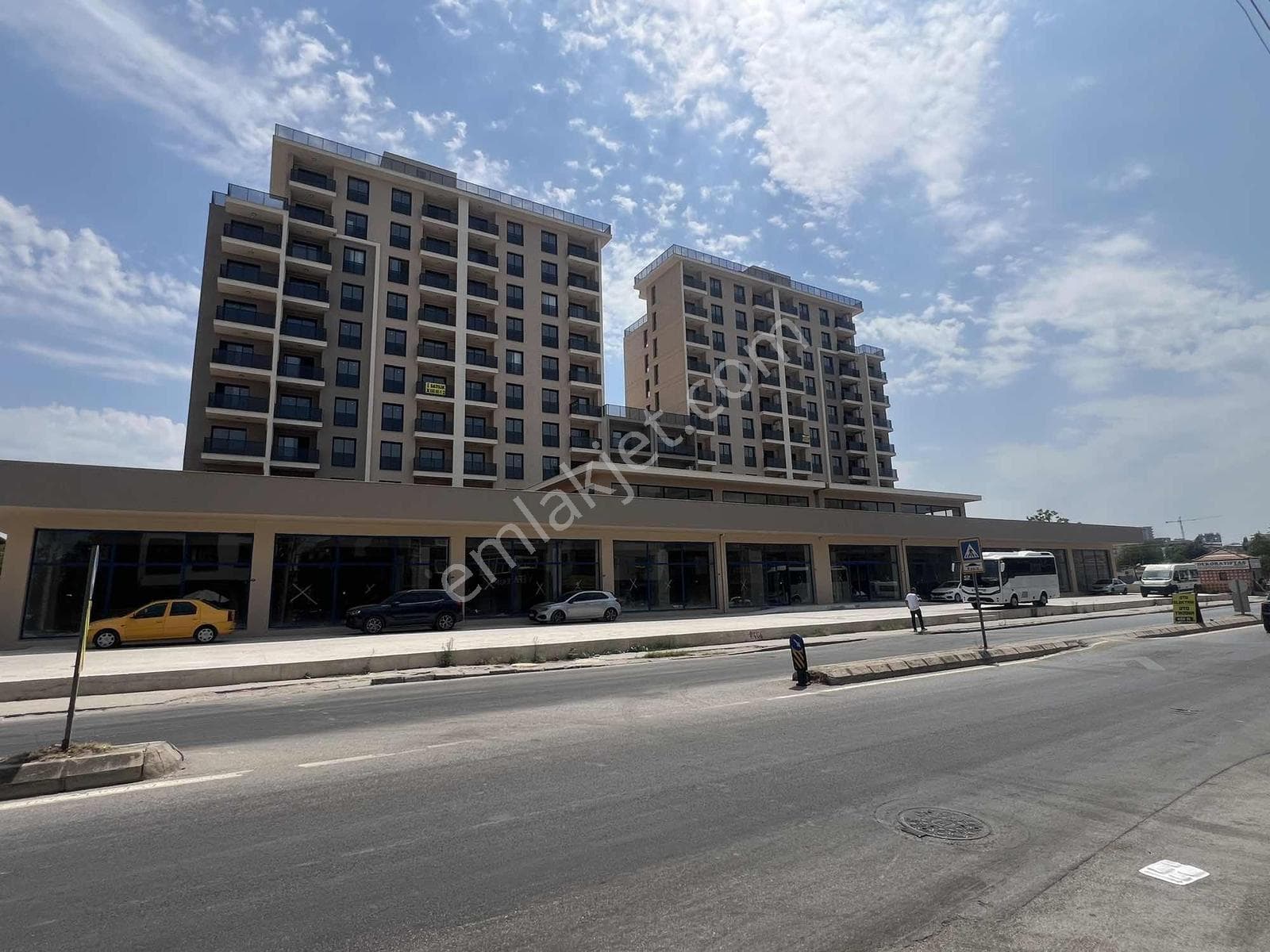 Pasifikten Buca Triem Bulvar Sitesi Yerden Isıtmalı 1+1 Daire